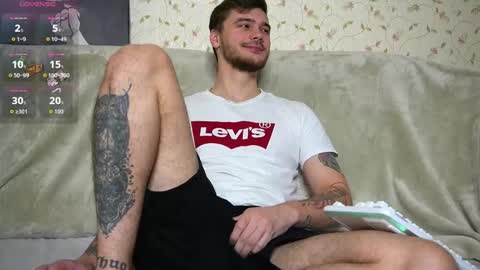 Snapshot of johnstoneisland chatting on December 2, 2025, 7:53 pm John online show from December 2, 2025, 7:53 pm