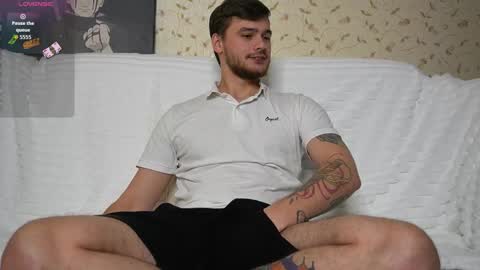 Snapshot of johnstoneisland chatting on December 14, 2025, 8:09 am John online show from December 14, 2025, 8:09 am