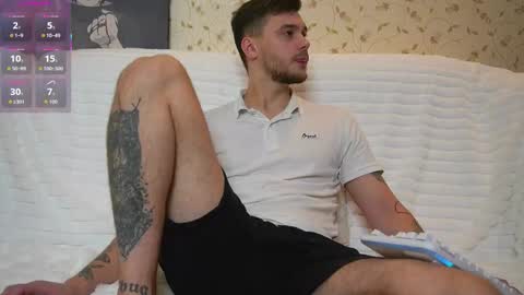 Snapshot of johnstoneisland chatting on January 7, 2026, 7:55 am John online show from January 7, 2026, 7:55 am