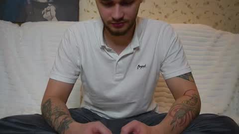 Snapshot of johnstoneisland chatting on January 7, 2026, 8:33 pm John online show from January 7, 2026, 8:33 pm