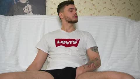 Snapshot of johnstoneisland chatting on February 4, 2026, 9:31 pm John online show from February 4, 2026, 9:31 pm