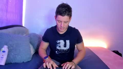 Snapshot of johnycooper08 chatting on July 17, 2026, 12:34 pm johnycooper08 online show from July 17, 2026, 12:34 pm