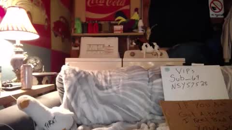 Snapshot of johstondude chatting on May 15, 2026, 11:12 pm Johston online show from May 15, 2026, 11:12 pm