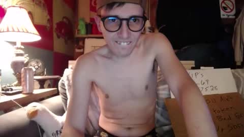 Snapshot of johstondude chatting on May 16, 2026, 12:18 am Johston online show from May 16, 2026, 12:18 am