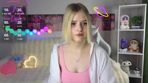Snapshot of joice_queen chatting on February 14, 2025, 10:04 pm Paula online show from February 14, 2025, 10:04 pm
