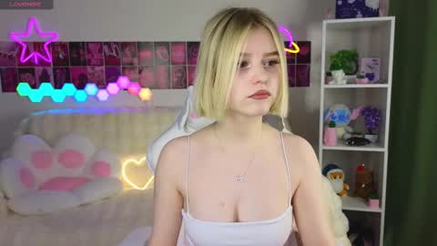 Snapshot of joice_queen chatting on February 20, 2025, 10:26 pm Paula online show from February 20, 2025, 10:26 pm