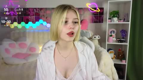 Snapshot of joice_queen chatting on March 4, 2025, 3:55 am Paula online show from March 4, 2025, 3:55 am