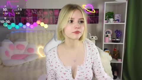 Snapshot of joice_queen chatting on March 12, 2025, 11:33 pm Paula online show from March 12, 2025, 11:33 pm