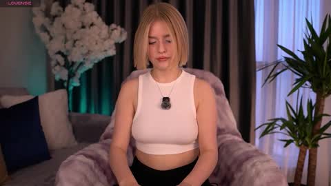 Snapshot of joice_queen chatting on September 29, 2025, 3:11 am Paula online show from September 29, 2025, 3:11 am