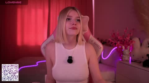 Paula online show from May 15, 2026, 3:24 am