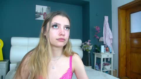 Snapshot of jolicious_ chatting on April 23, 2026, 4:35 am Lana online show from April 23, 2026, 4:35 am
