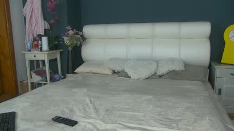 Snapshot of jolicious_ chatting on April 24, 2026, 5:10 am Lana online show from April 24, 2026, 5:10 am