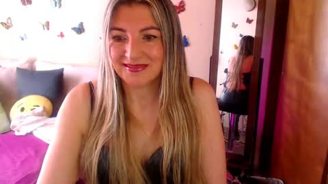 Jolie Mature online show from November 23, 2025, 4:51 pm