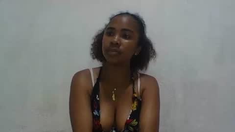 Snapshot of joliedonnue chatting on December 2, 2025, 12:21 pm joliedonnue online show from December 2, 2025, 12:21 pm