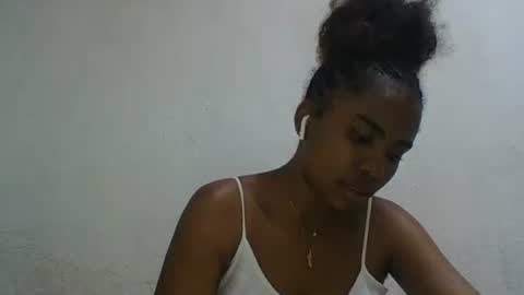 Snapshot of joliedonnue chatting on December 14, 2025, 3:17 pm joliedonnue online show from December 14, 2025, 3:17 pm