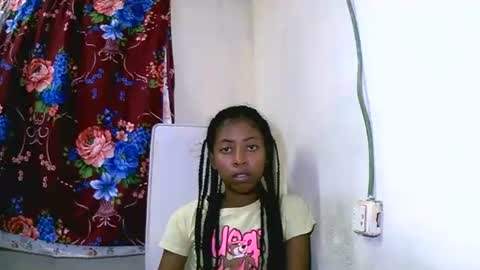 joliekah27 online show from January 24, 2025, 6:35 pm