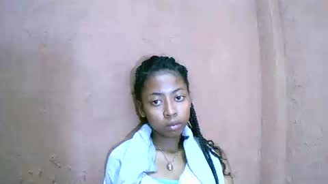 joliekah27 online show from February 1, 2025, 4:33 pm