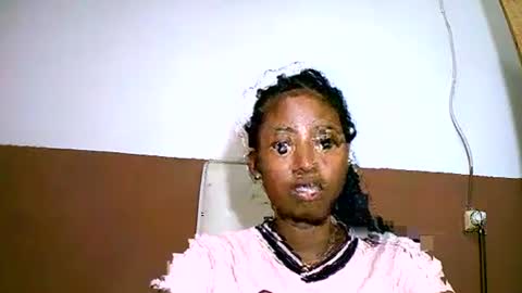 joliekah27 online show from February 14, 2025, 1:29 pm