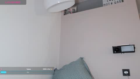 Snapshot of jolieroseeparis chatting on November 14, 2025, 6:17 pm Rose online show from November 14, 2025, 6:17 pm