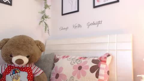 Snapshot of joliet_ chatting on January 4, 2025, 12:37 am Joliet online show from January 4, 2025, 12:37 am