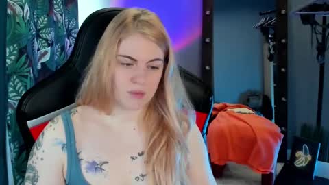 Snapshot of jolly_doll_ chatting on January 31, 2025, 4:58 am Jolly online show from January 31, 2025, 4:58 am