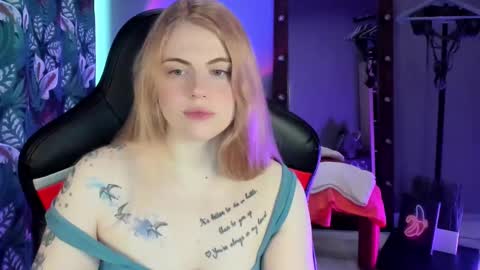 Snapshot of jolly_doll_ chatting on February 18, 2025, 2:38 am Jolly online show from February 18, 2025, 2:38 am