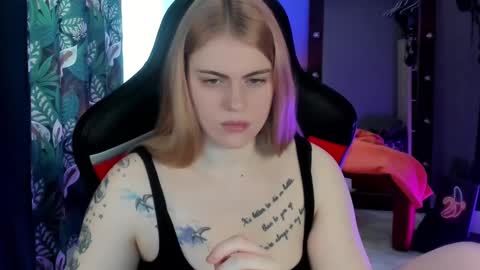 Snapshot of jolly_doll_ chatting on March 3, 2025, 6:48 am Jolly online show from March 3, 2025, 6:48 am