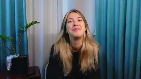 Snapshot of jolyndeb chatting on September 15, 2025, 11:21 am Viola online show from September 15, 2025, 11:21 am