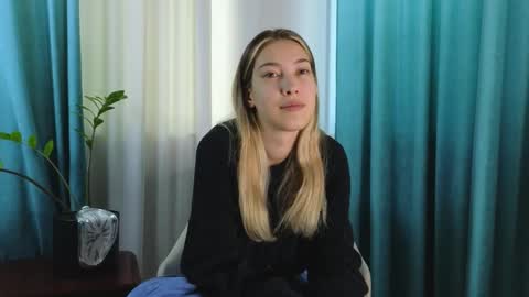 Snapshot of jolyndeb chatting on September 18, 2025, 11:12 am Viola online show from September 18, 2025, 11:12 am