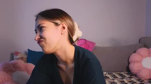 Snapshot of jolyndeb chatting on October 2, 2025, 11:28 am Viola online show from October 2, 2025, 11:28 am