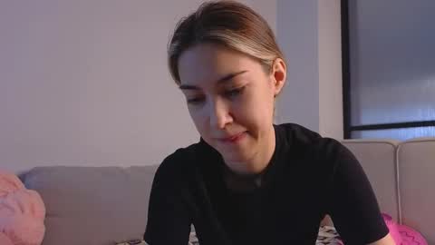 Snapshot of jolyndeb chatting on October 4, 2025, 11:08 am Viola online show from October 4, 2025, 11:08 am