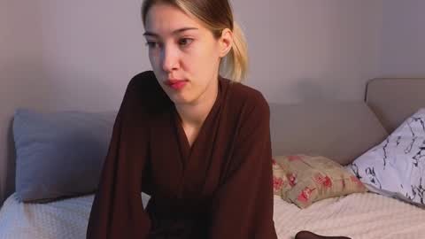 Snapshot of jolyndeb chatting on October 12, 2025, 11:09 am Viola online show from October 12, 2025, 11:09 am