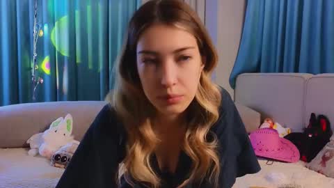 Snapshot of jolyndeb chatting on October 19, 2025, 12:17 pm Viola online show from October 19, 2025, 12:17 pm