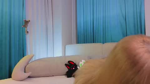 Snapshot of jolyndeb chatting on November 10, 2025, 11:20 am Viola online show from November 10, 2025, 11:20 am