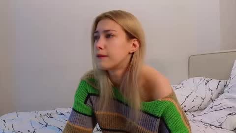 Snapshot of jolyndeb chatting on November 13, 2025, 12:15 pm Viola online show from November 13, 2025, 12:15 pm