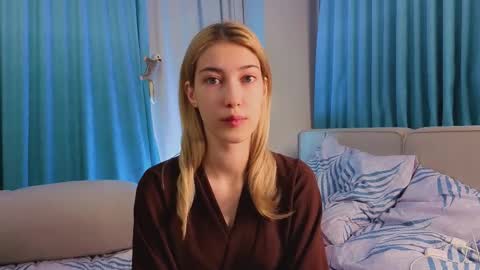 Snapshot of jolyndeb chatting on November 29, 2025, 11:13 am Viola online show from November 29, 2025, 11:13 am