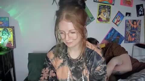 Snapshot of jonahandsarah chatting on December 19, 2024, 12:56 pm JONAH AND SARAH online show from December 19, 2024, 12:56 pm