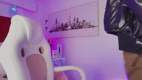 Jonas  online show from November 16, 2025, 1:17 pm