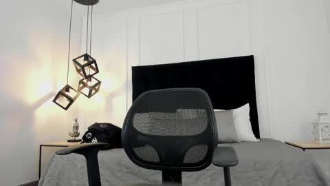 Jonathan Danielss  online show from February 27, 2025, 12:02 pm