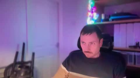 Snapshot of jonjlee2001 chatting on December 17, 2024, 9:05 pm Jon online show from December 17, 2024, 9:05 pm