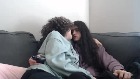 jonmessfan online show from December 19, 2025, 9:55 pm