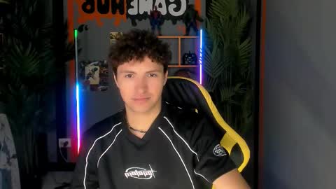 Jonny online show from November 28, 2025, 8:28 am