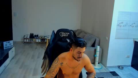 jonnyporn1 online show from November 14, 2025, 4:55 am