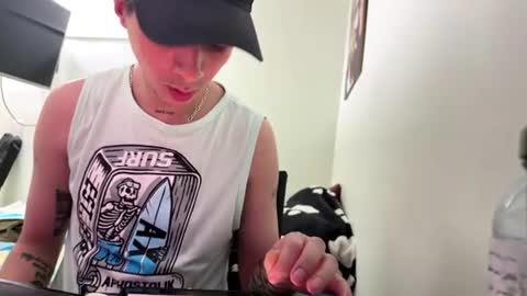 jonnyvamp online show from June 17, 2026, 4:59 am