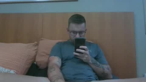 jonoy1995 online show from December 2, 2024, 7:47 am