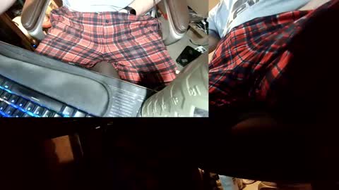 Snapshot of jontn_swift chatting on November 24, 2025, 5:40 am Jonathon Swift online show from November 24, 2025, 5:40 am