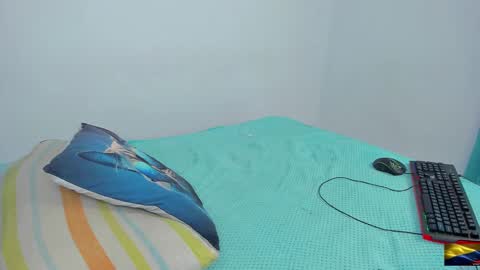 Snapshot of jordan_di31 chatting on January 15, 2025, 2:35 pm Jordn follow me on my soyjordanditri model account online show from January 15, 2025, 2:35 pm