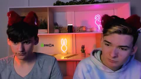 jordi_ser online show from November 19, 2025, 7:36 pm