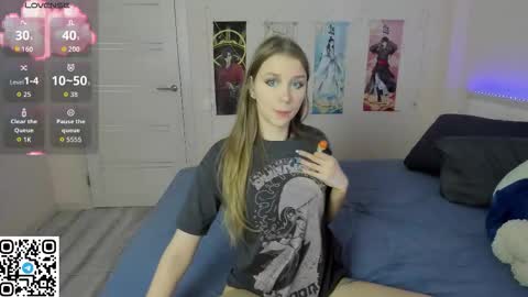 Mila online show from September 12, 2025, 6:35 am