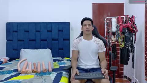 jose_rumbero91 online show from January 17, 2026, 11:48 am